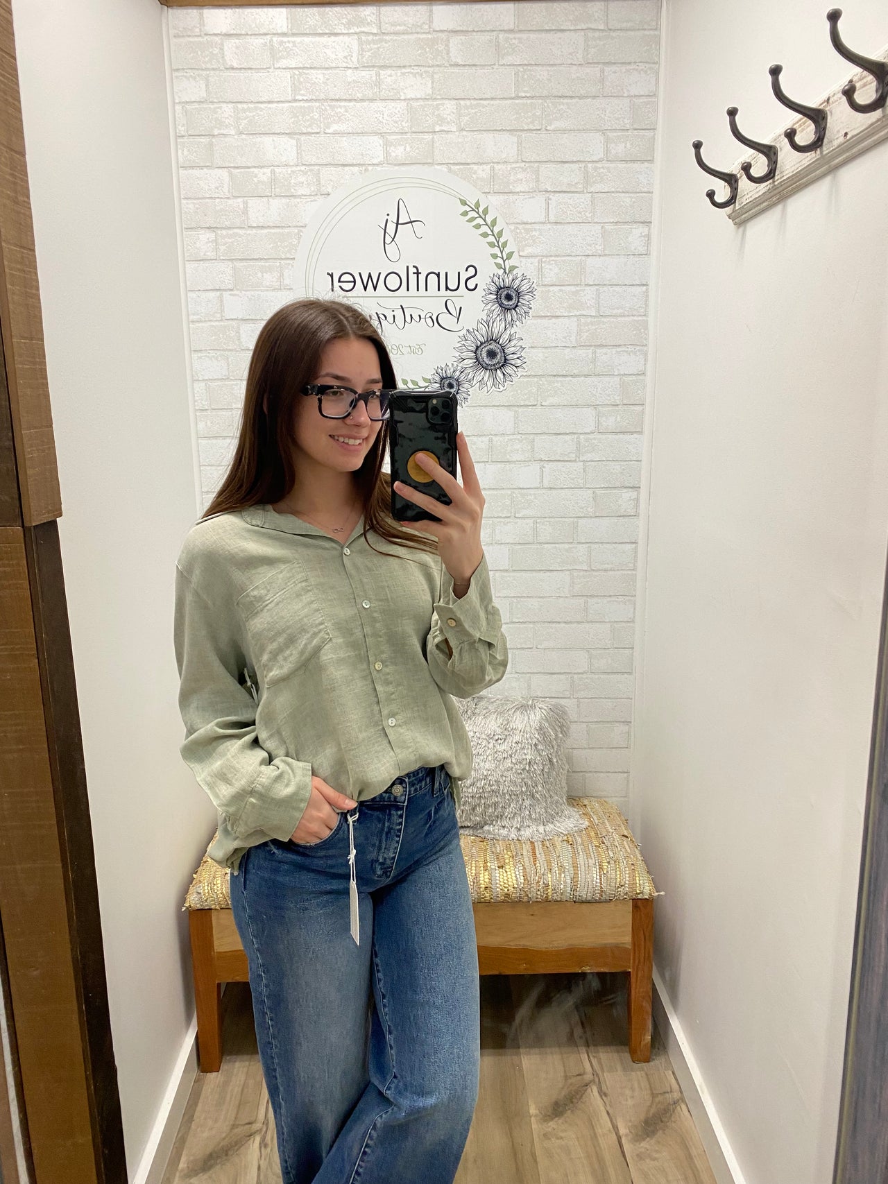 Easy Days Drapey Linen Top- Green