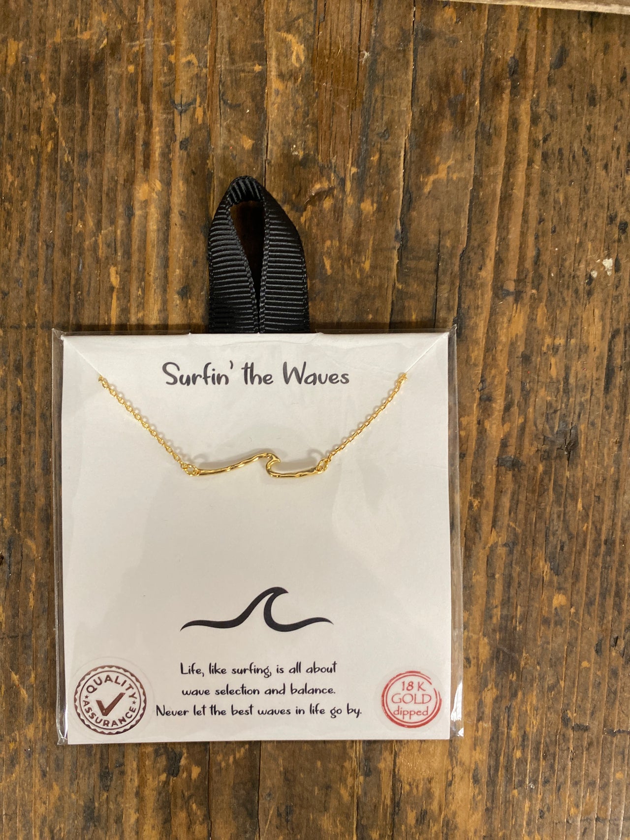 Surfin' the Waves Short Necklace