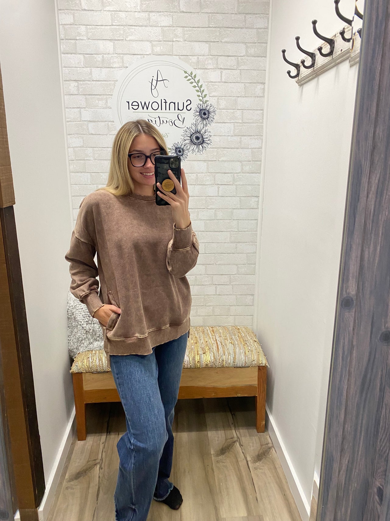 Vintage Vibes Oversized Crewneck-Brown