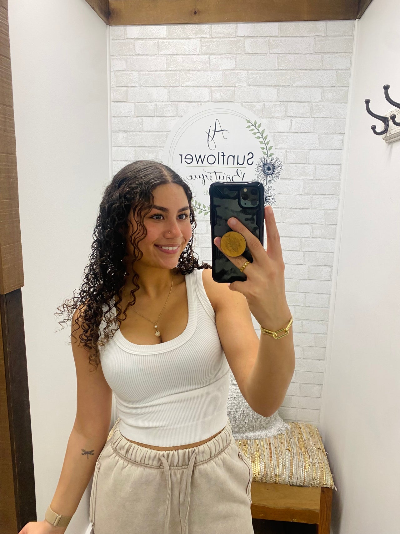 Seamless Ribbed Scoop Crop Tank-White