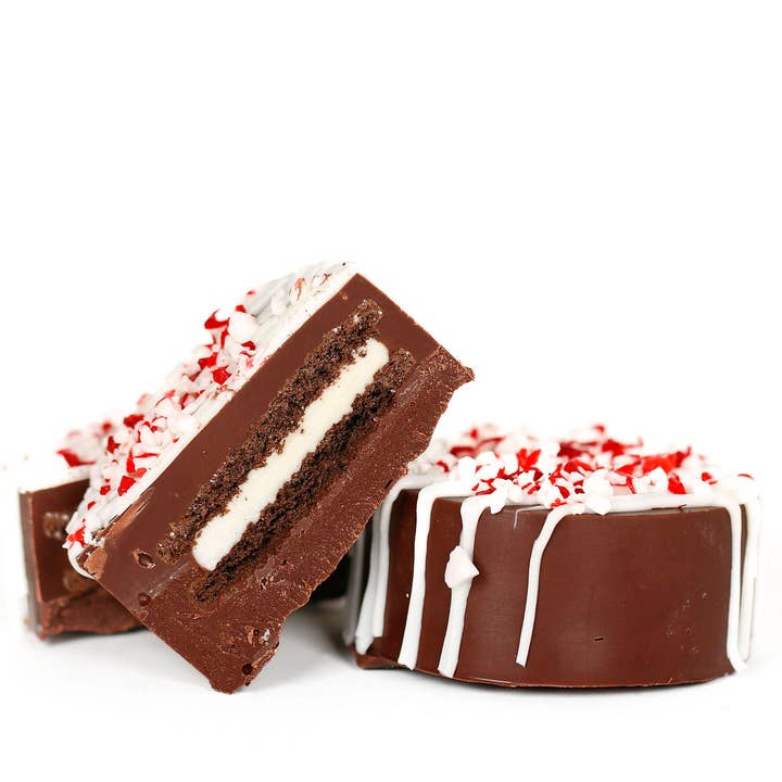 Chocolate and Peppermint Dipped Oreos