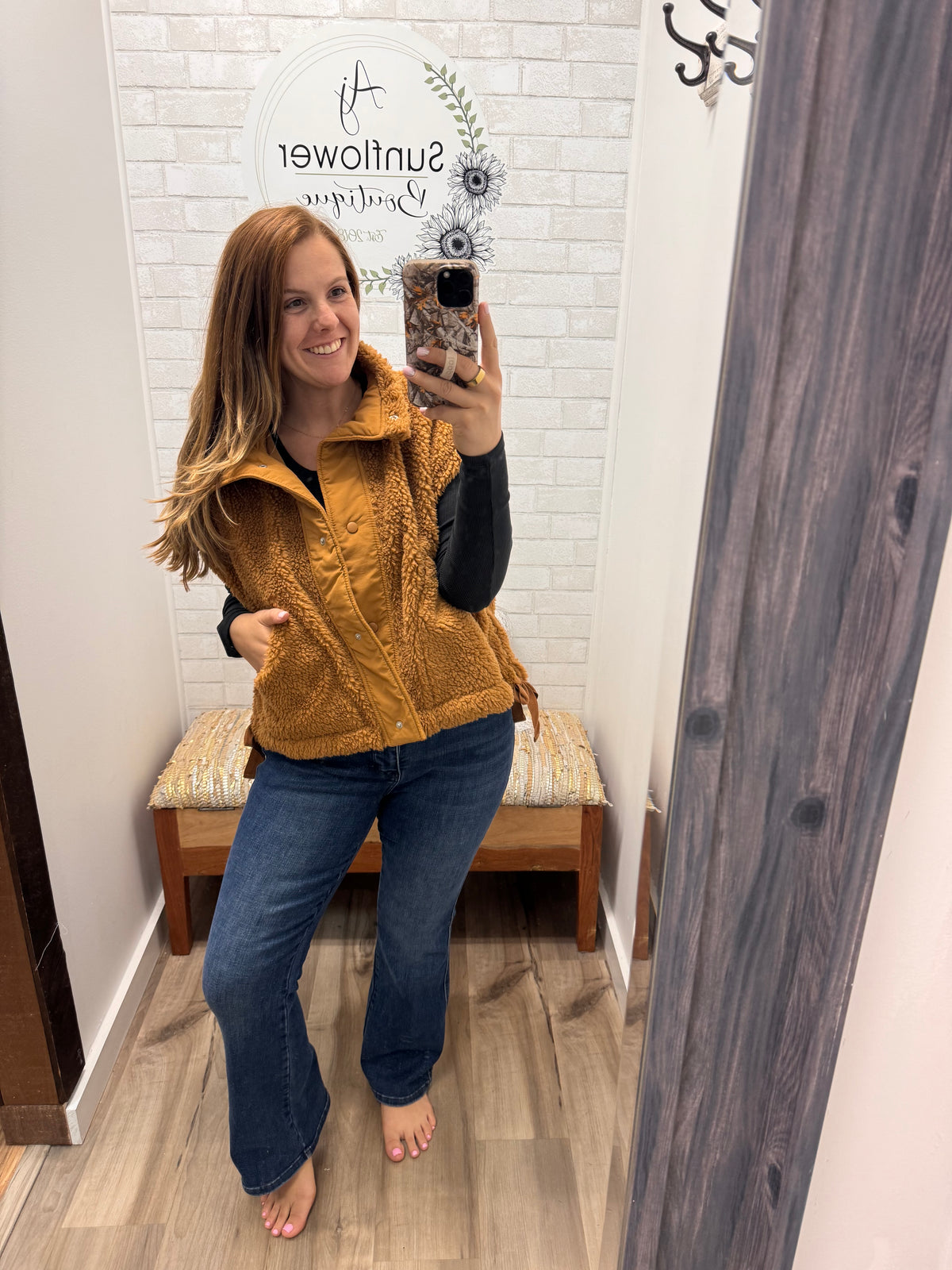 The Aspen Cozy Sherpa Layer - Camel